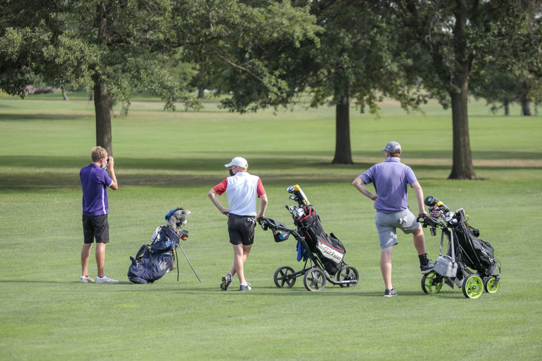 GALLERY-boys-golf-082620-17.jpg